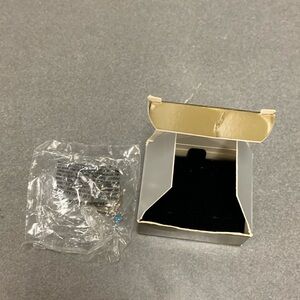 Avon Sterling Silver Blue Topaz Ring Size 8  New Factory Sealed Vintage 1997